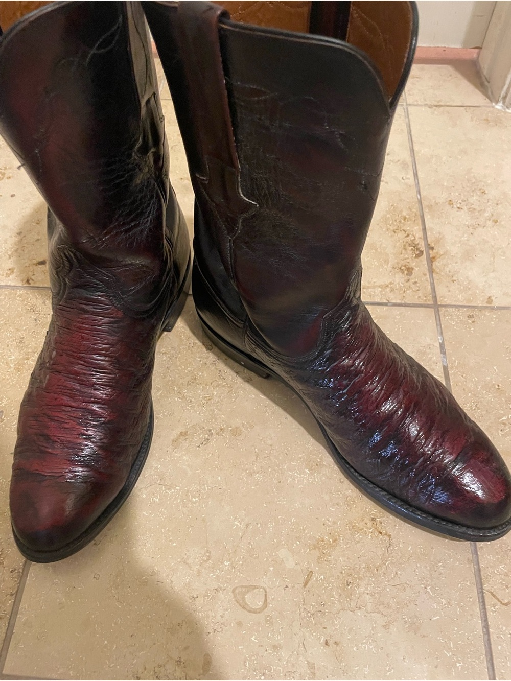 Lucchese 10E Maroon Ostrich